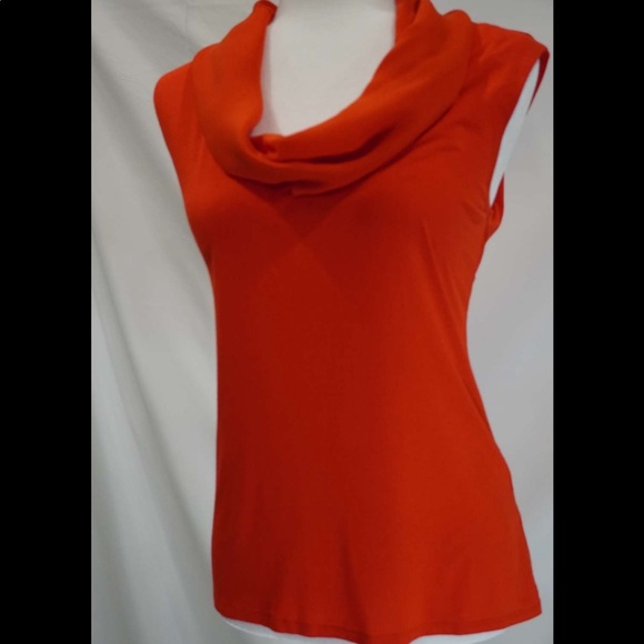 sleeveless T-shirt - Picture 11 of 16